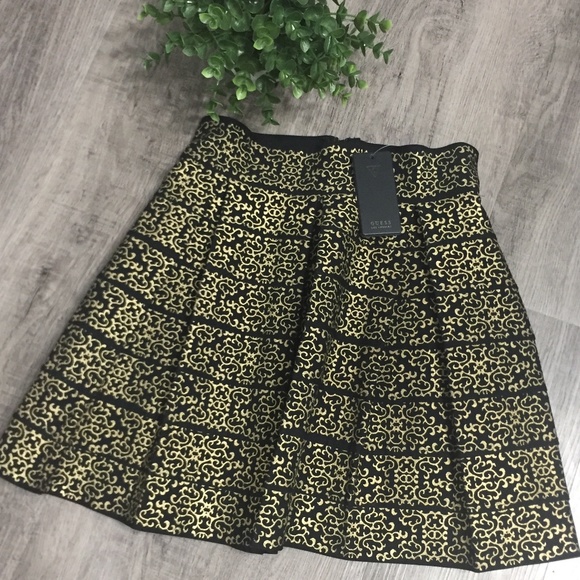 Guess Dresses & Skirts - New Guess Mini Skirt Size Small